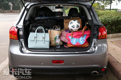 .人间的真情无处不在。你在生活中肯定也感受