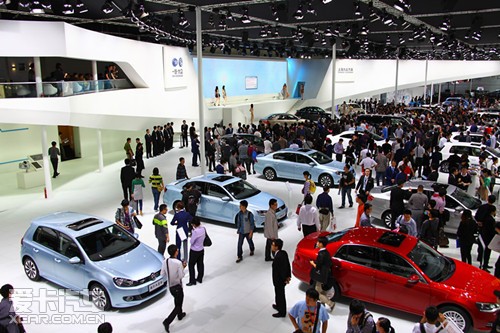 全新宝来领衔 一汽-大众璀璨广州车展_【周口