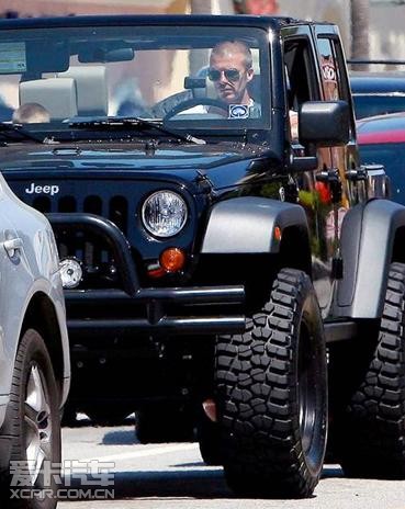 爱座驾竟是他 Jeep牧马人越野SUV_【大连中