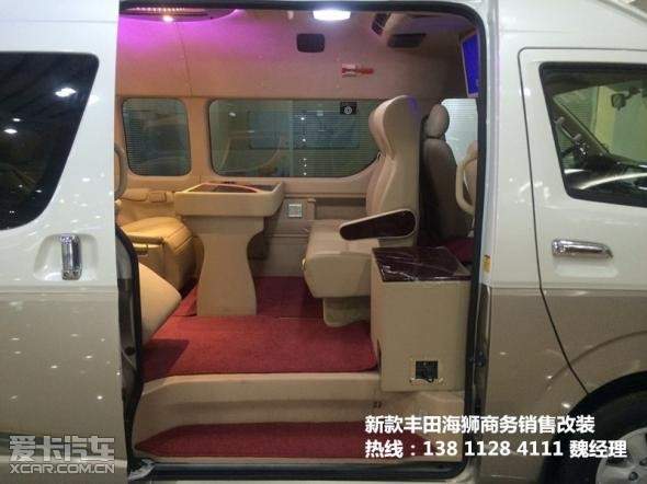 相比较于豪华型金杯海狮改装,这种类型的改装房车应该算是以实用为