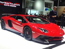 Aventador LP 750-4ر׷