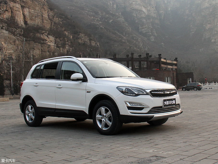 ���ԃr��/����g ����8�f������SUV�c�u