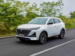 年轻就是要运动 场地试驾长安CS55 PLUS 年轻就是要运动 场地试驾长安CS55 PLUS