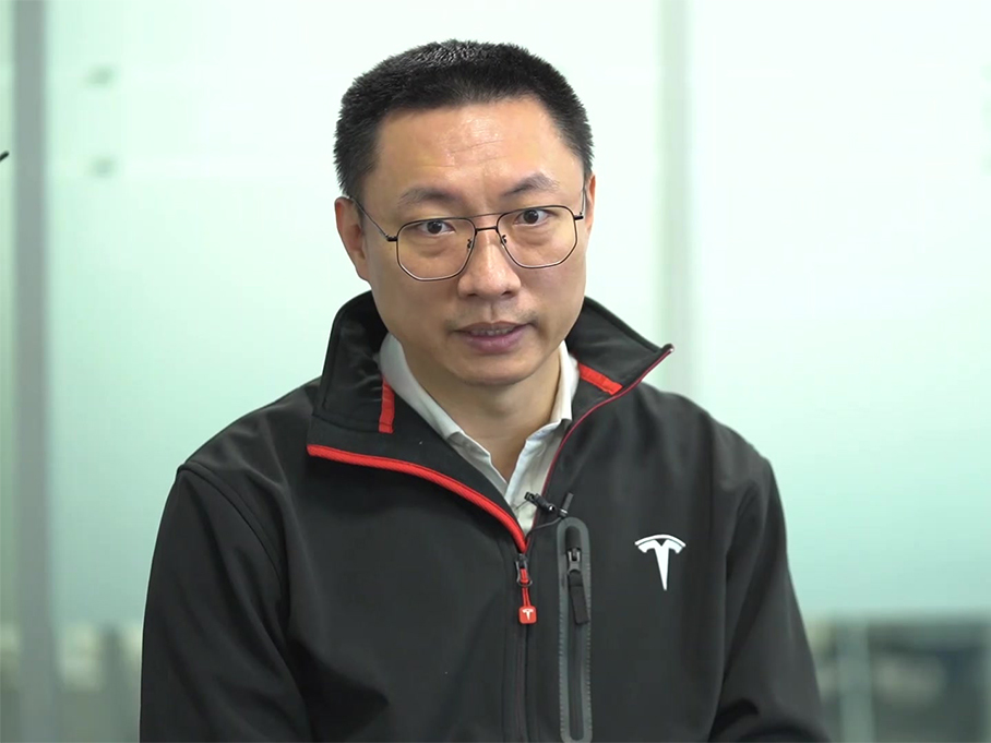 朱晓彤已任特斯拉汽车业务高级副总裁