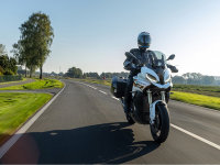 ����˾ͨ�Ƴ�ȫ���˶�������̥BATTLAX SPORT TOURING T33