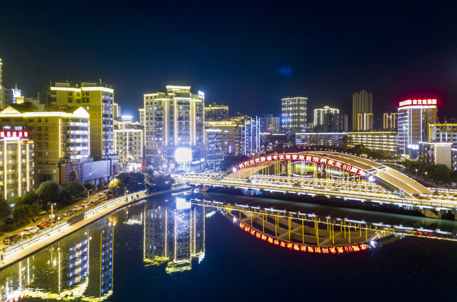 欣赏最美的夜景:高原桥城都匀梦