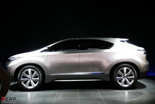 这是一款采用了先进的混合动力技术,充分体现lexus雷克萨斯高清图片