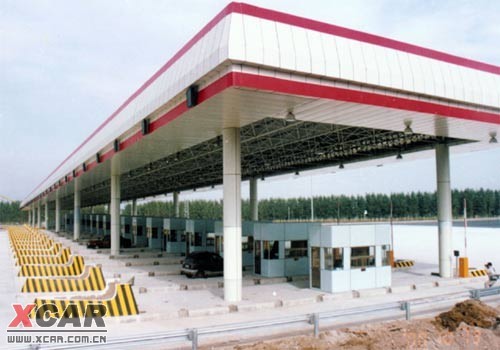 中国高速路收费堪比德国 人均收入低很多