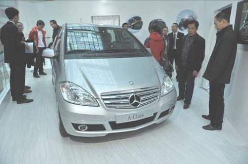 奔驰进口a级轿车两款车型a160及a180售价分别是23