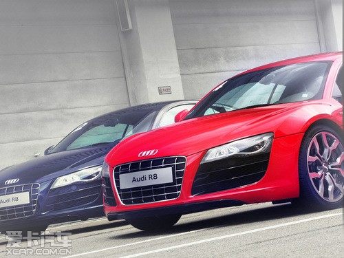 R8 V10 