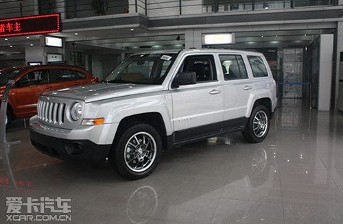 伊势威jeep 11款自由客新车上市发布会高清图片