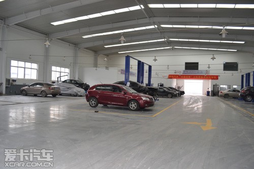 保定欧美帝豪4S店展厅温馨购车环境实拍