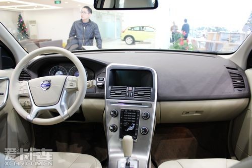 全新沃尔沃XC60海贝灰到店爱卡实拍