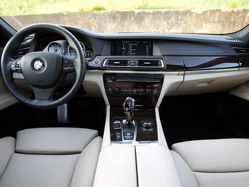 bmw 7系中控,科技感十足