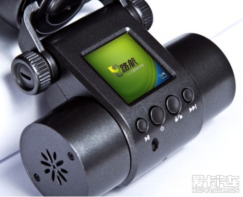 E路航发布行车记录仪R30 