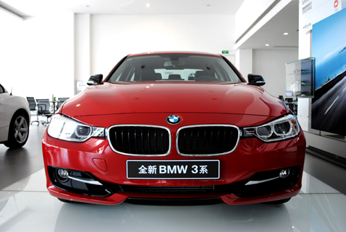 实拍全新BMW3系运动版320i王者风范
