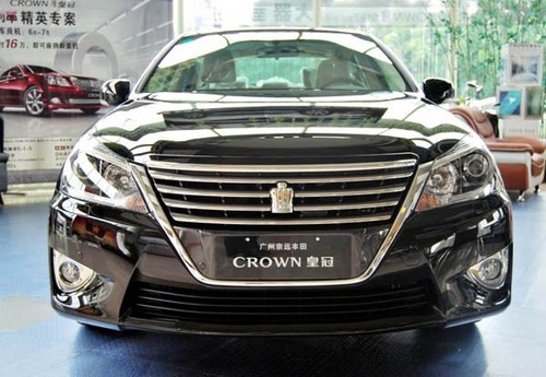 从8月1日到9月30日,全品牌车型到店置换购买2012新款crown皇冠