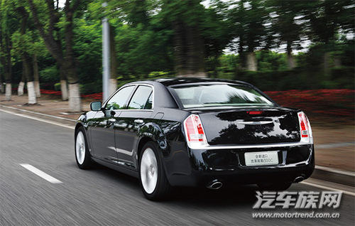 试驾克莱斯勒新300C