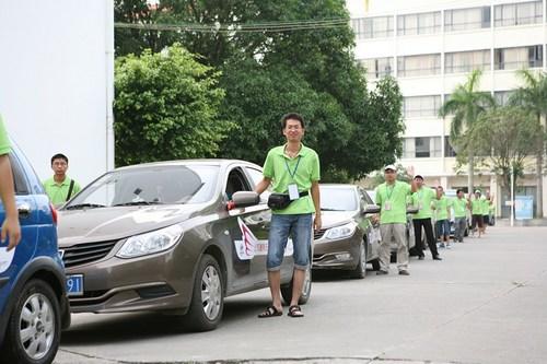 上汽通用五菱博爱车队开进百家卫生院