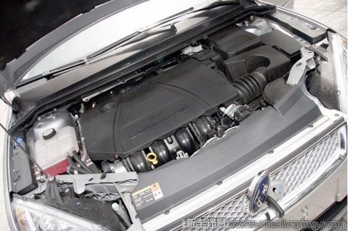 老款福克斯發動機布局