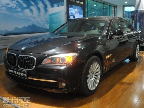 金花宝马携bmw7系高级防弹车亮相古城