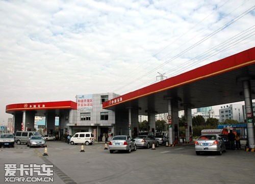 11日零时起油价上调 二连涨局面压力大