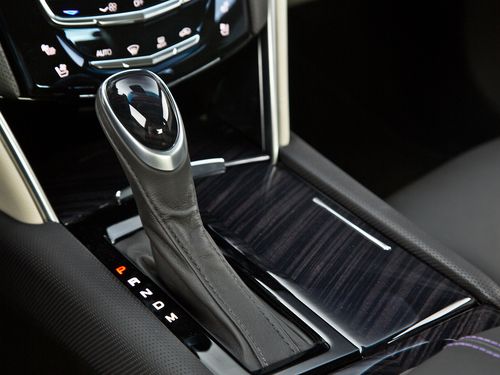 凱迪拉克XTS選用的各類的皮革、木材的水準在同級中都堪稱無出其右者 凱迪拉克XTS選用的各類的皮革、木材的水準在同級中都堪稱無出其右者