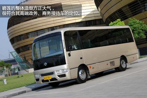 多角度多方位了解原装进口日产碧莲中巴