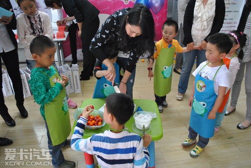 镇江东风日产61儿童节蛋糕DIY活动