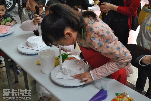 镇江东风日产61儿童节蛋糕DIY活动