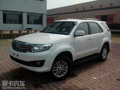 丰田霸道2700奔跑者