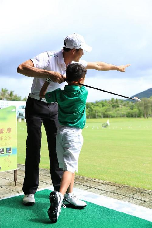 青少年高尔夫夏令营“海南之旅”成功举办