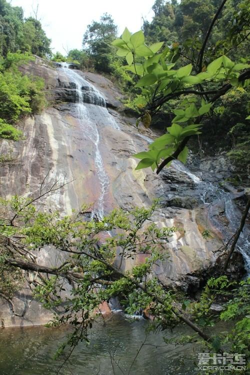 赣县宝莲山风景名胜区位于赣县东南部端韩坊乡小坪管理区高寒山区