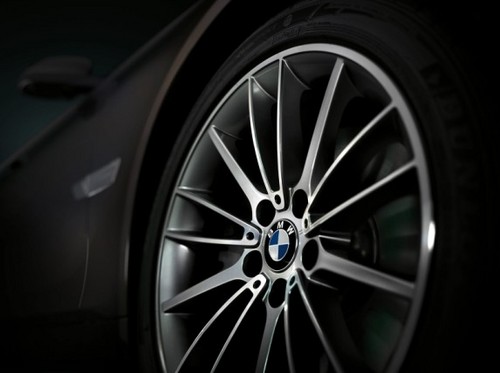 新BMW7系触及心灵的优雅 焕发奢华的魅力
