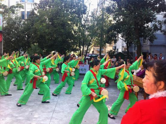 无锡广汽本田东鑫店重阳进社区公益活动