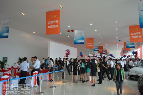 广西弘通诚新二手车展厅开业暨特惠活动