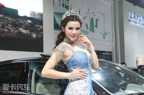 <em>钻石女王</em> 中法第一混血 超模亮相车展_爱卡汽