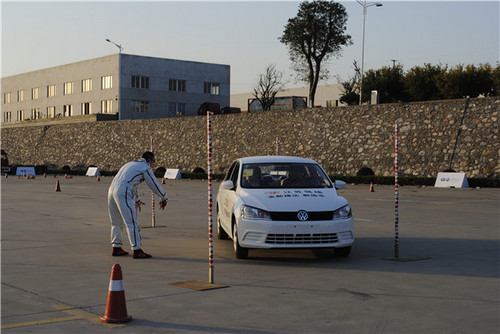 江苏华跃一汽-大众全新捷达驾校挑战极限
