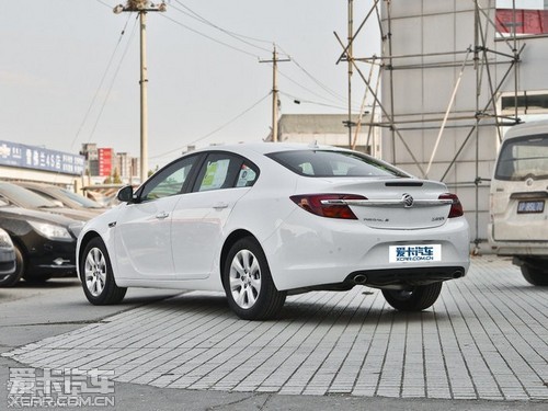 中大型车天生宿敌新君威VS迈腾对比评测