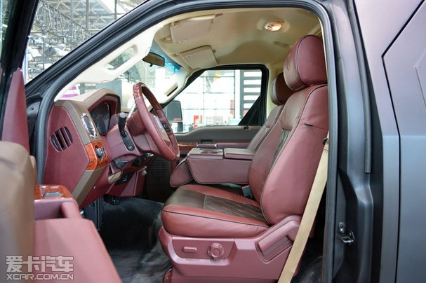 超级越野车 乔治巴顿惊艳亮相南宁车展