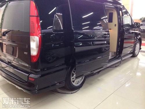 14款奔驰威庭商务改装车火爆热销