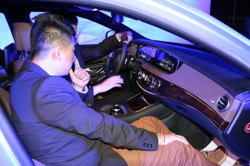 许昌利星 奔驰s级轿车夜间试驾圆满结束