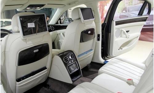 东莞宾利新飞驰V8上市 售价319.8万元起