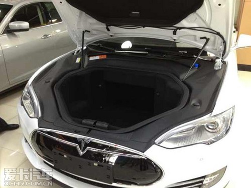 特斯拉电动汽车开启新能源时代港口现车