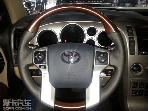 2014款丰田红杉5700白外米内白金版现车