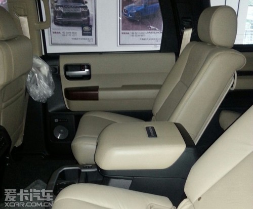 2014款丰田红杉5700白外米内白金版现车