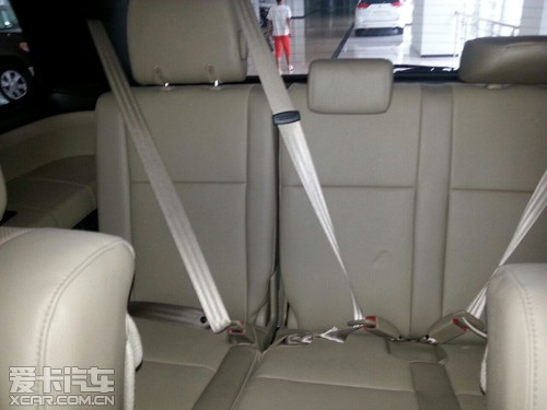 2014款丰田红杉5700白外米内白金版现车