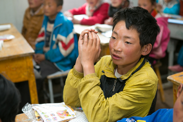 成都宝悦宝马召集爱心衣物捐赠倡议书