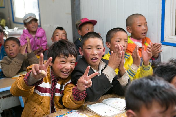 成都宝悦宝马召集爱心衣物捐赠倡议书