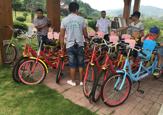 大步天畅长安CS35爱丽丝风情庄园自驾游